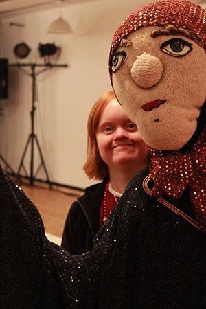 H'art artists with puppet